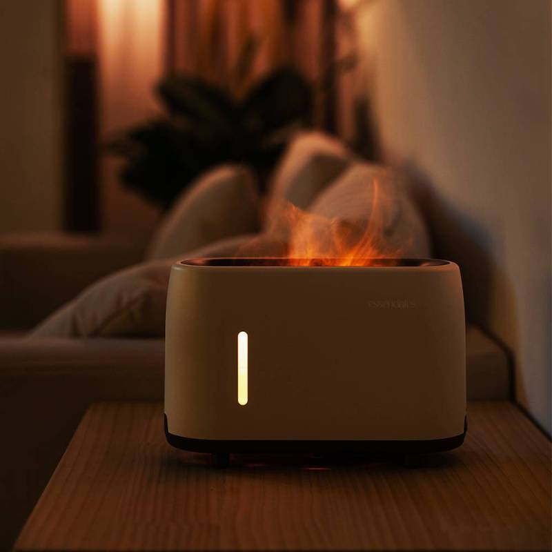 Difusor de aceites esenciales con efecto llama EssenVesta, color blanco.