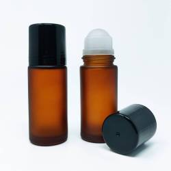 2 Flaschen Roll-on aus mattiertem Bernstein-Glas für Naturkosmetik. 50 ml